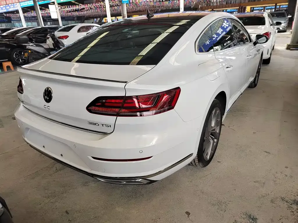 Volkswagen CC 2023 из CN, фото 4