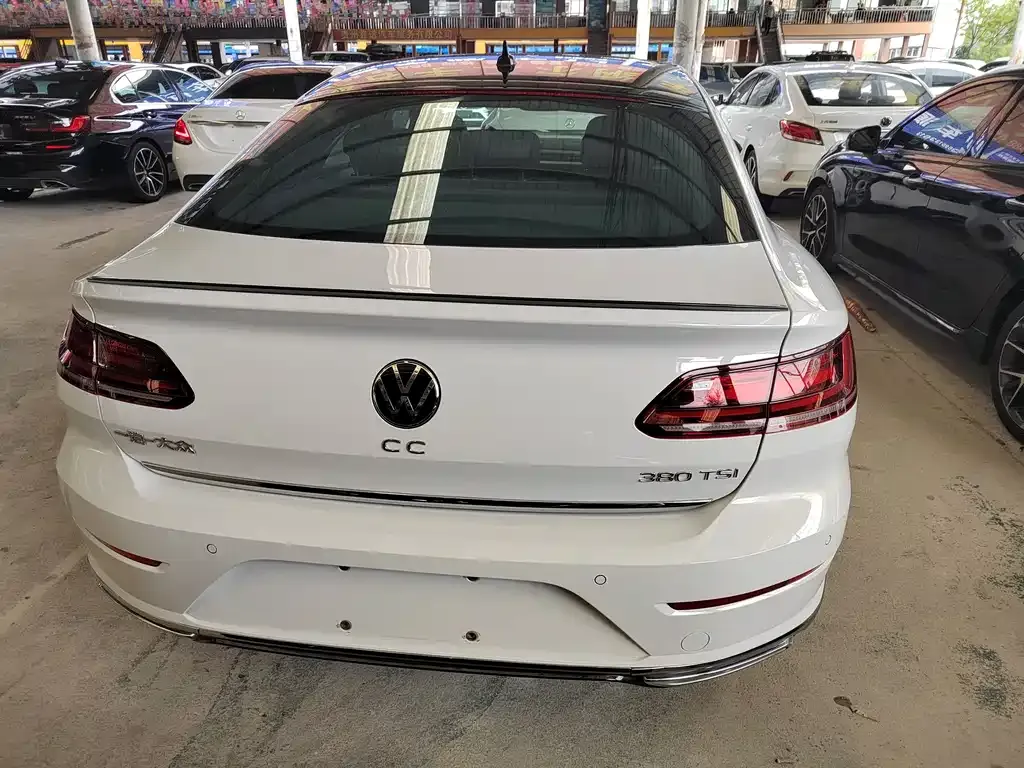 Volkswagen CC 2023 из CN, фото 5
