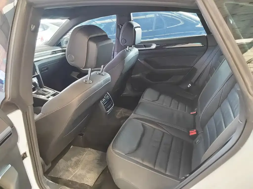 Volkswagen CC 2023 из CN, фото 8