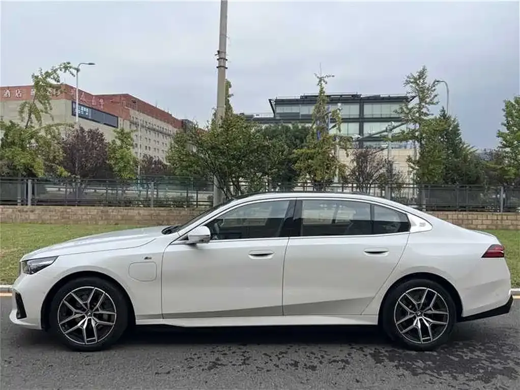 BMW i5 2024 из CN, фото 3