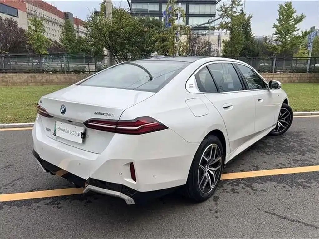 BMW i5 2024 из CN, фото 5
