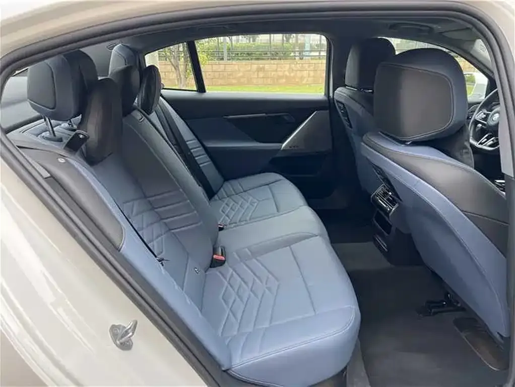 BMW i5 2024 из CN, фото 7