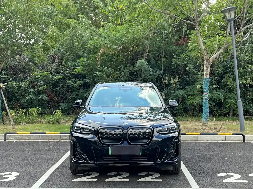 BMW iX3 2024 из CN, фото 2