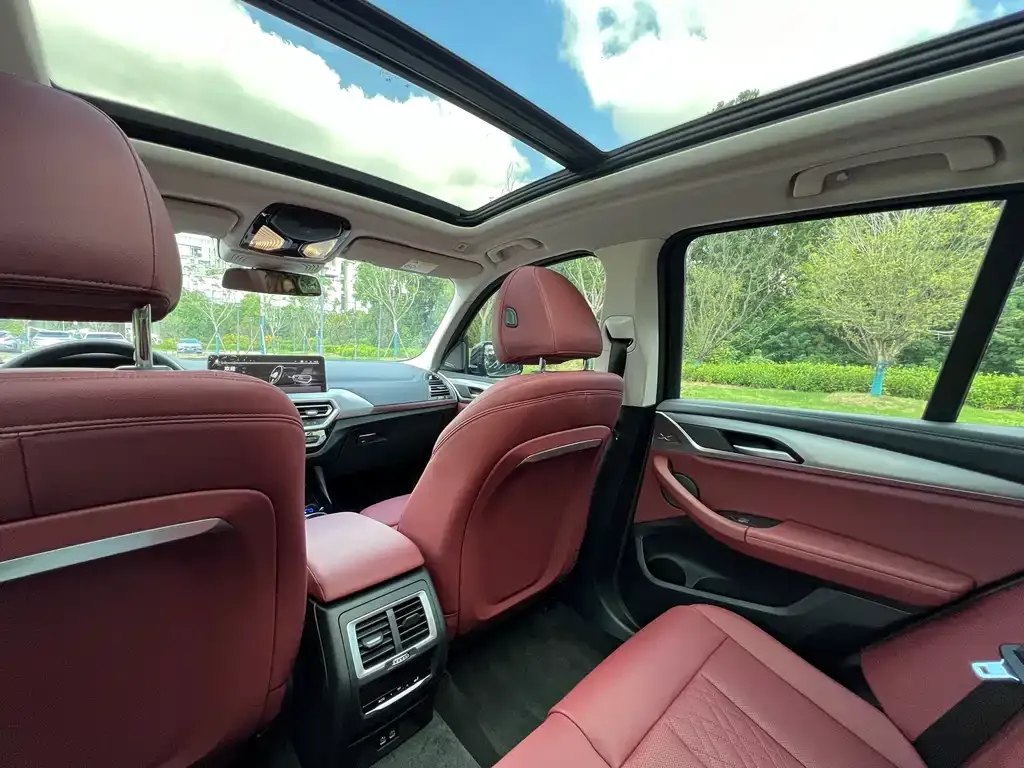 BMW iX3 2024 из CN, фото 8