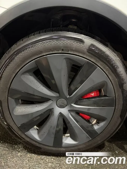Tesla Model Y — фото 5