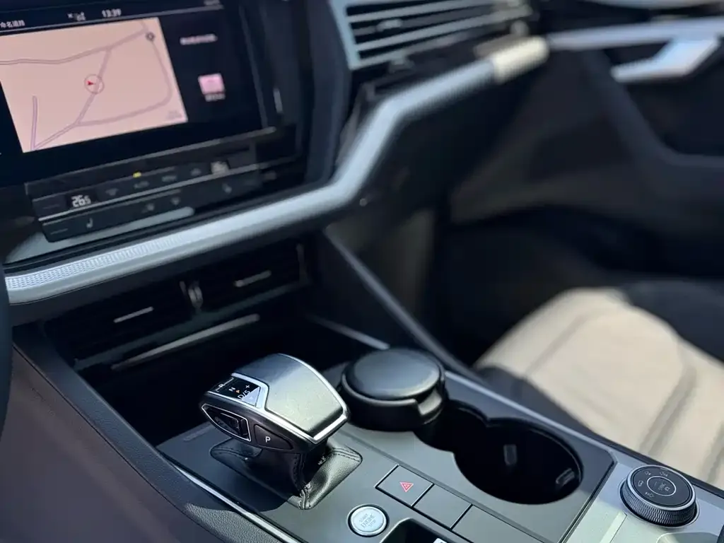 Volkswagen Touareg 2021 из CN, фото 10