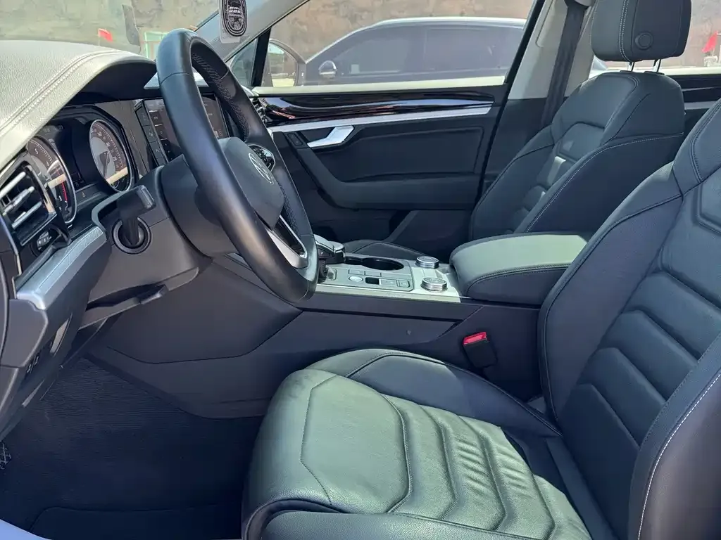 Volkswagen Touareg 2021 из CN, фото 7