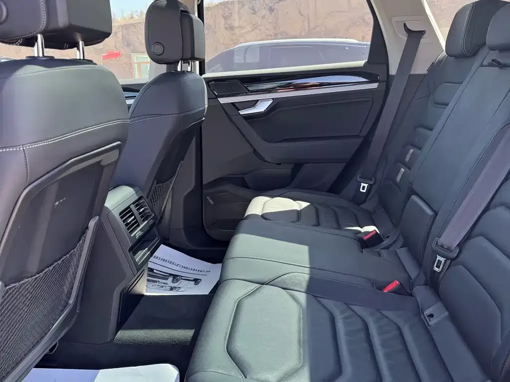 Volkswagen Touareg 2021 из CN, фото 8