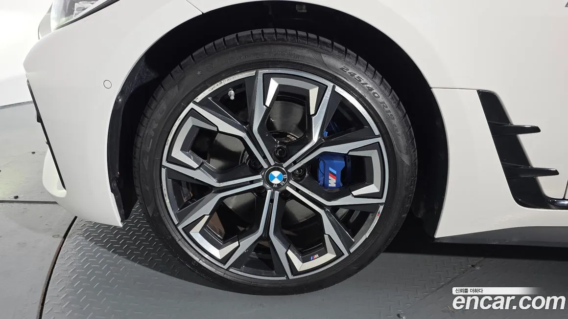 BMW 4-Series 2024 из KR, фото 5