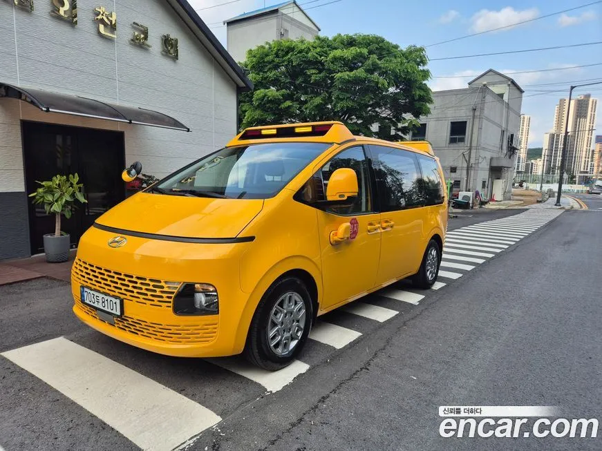 Hyundai Staria 2023 из KR, фото 2