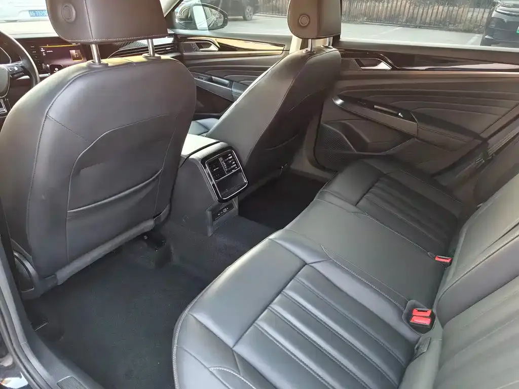 Volkswagen Passat 2021 из CN, фото 8