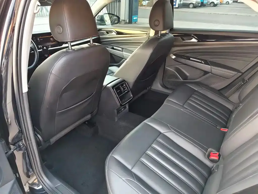 Volkswagen Passat 2021 из CN, фото 9
