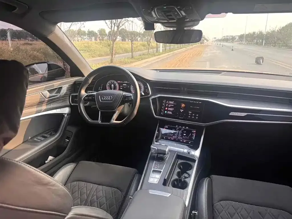 Audi A6L 2024 из CN, фото 6
