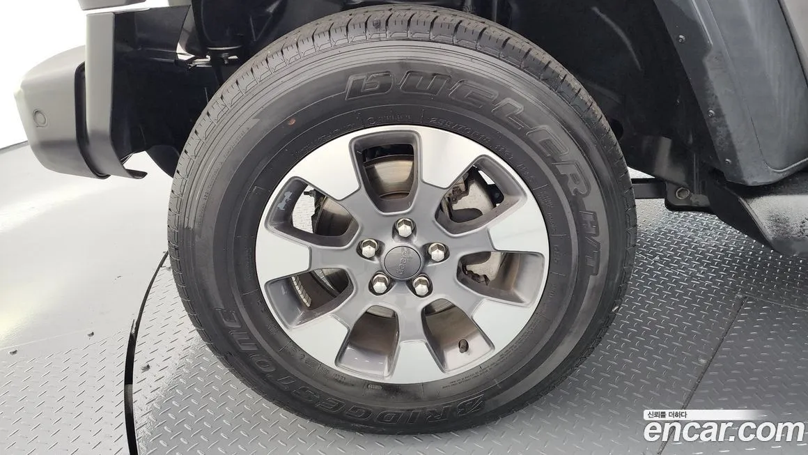 Jeep Wrangler 2022 из KR, фото 5