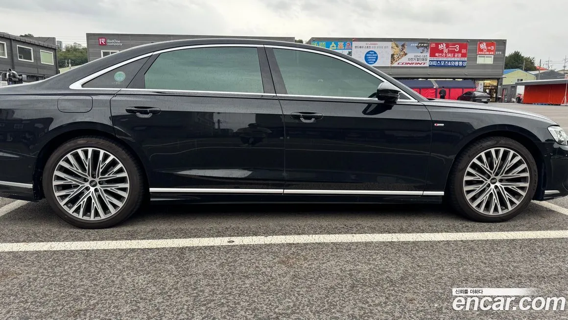 Audi A8 — фото 10