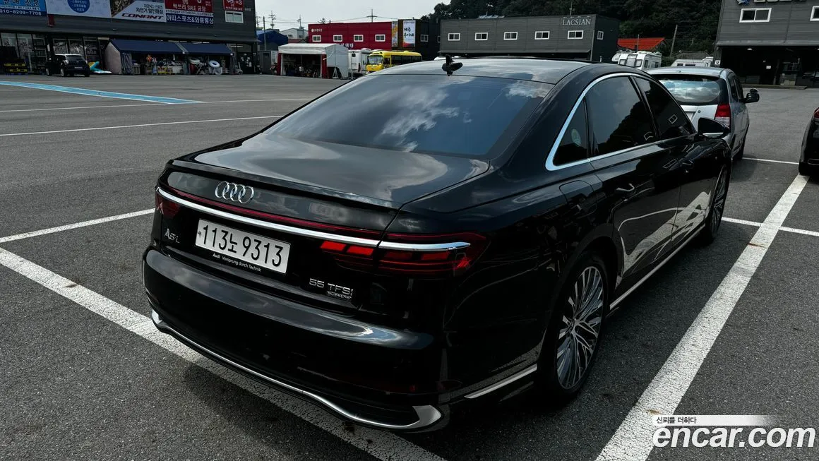 Audi A8 — фото 2