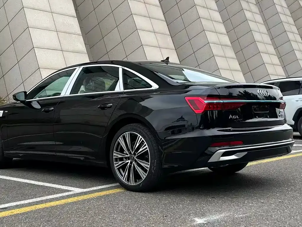 Audi A6L 2025 из CN, фото 5