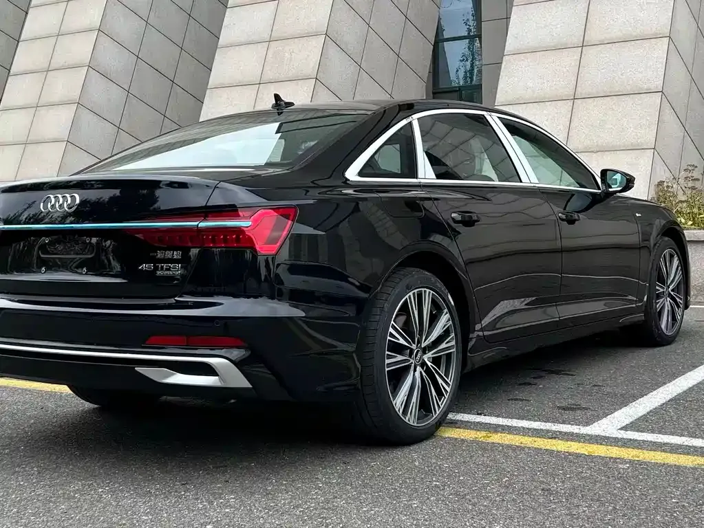 Audi A6L 2025 из CN, фото 6
