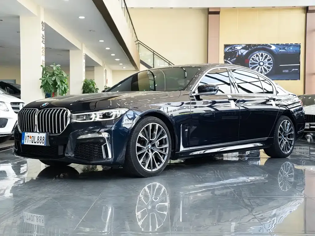 BMW 7 Series 2022 из CN, фото 1