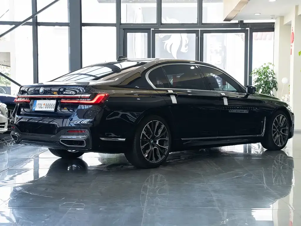 BMW 7 Series 2022 из CN, фото 4