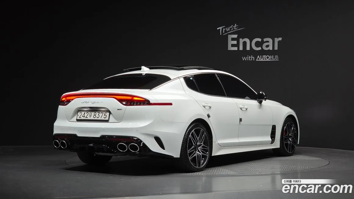 Kia Stinger 2023 из KR, фото 2