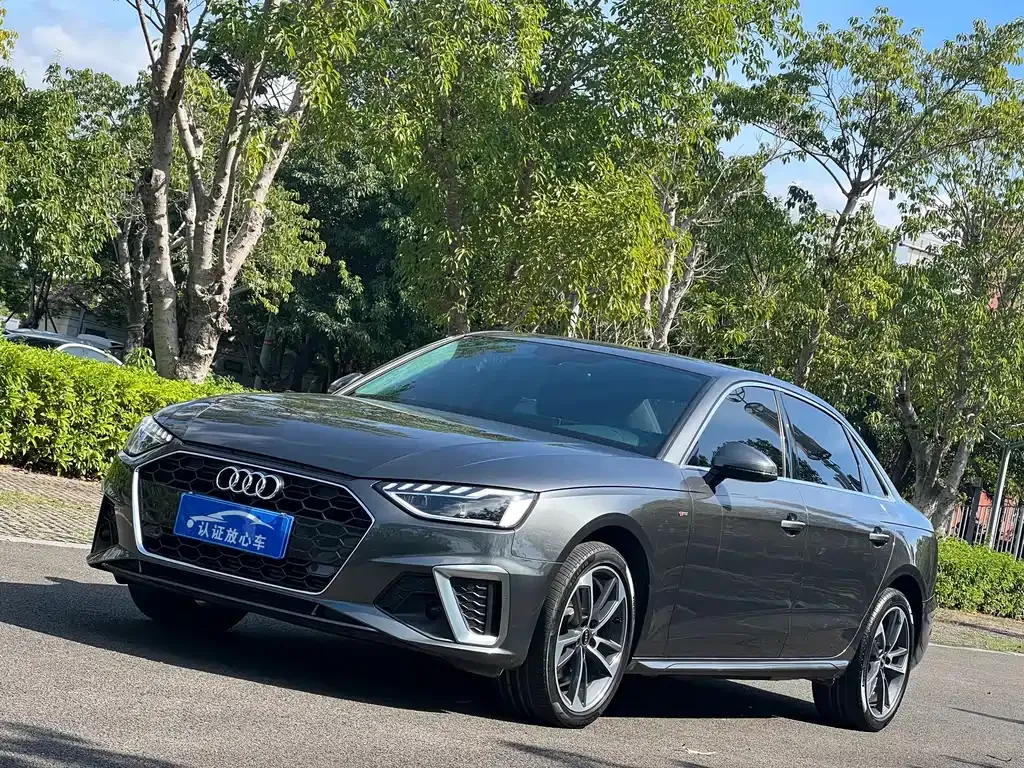 Audi A4L 2022 из CN, фото 1