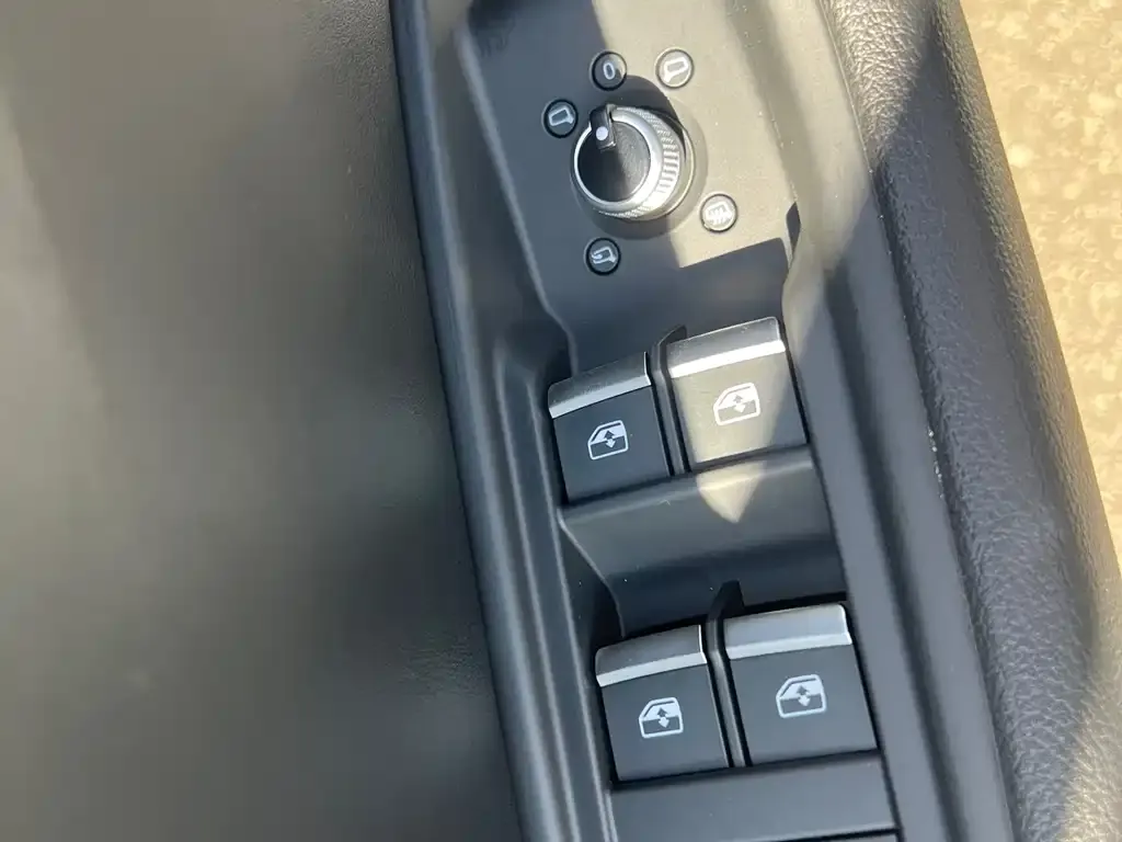 Audi A4L 2022 из CN, фото 8