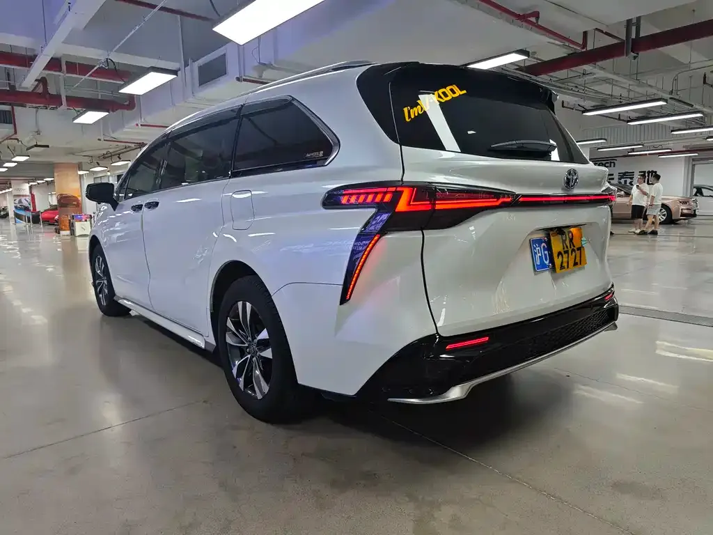 Toyota Granvia 2023 из CN, фото 6