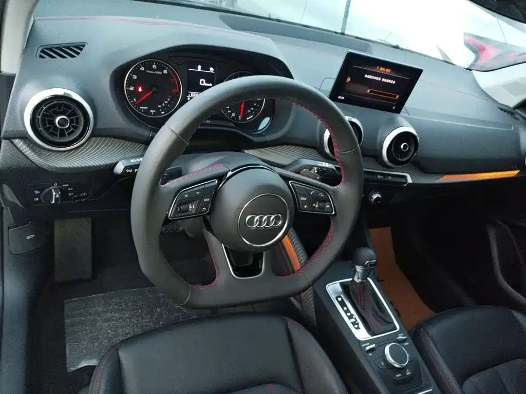 Audi Q2L 2024 из CN, фото 10