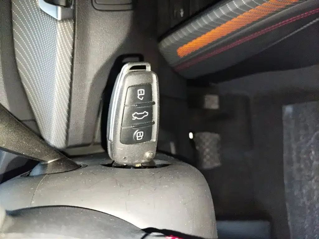 Audi Q2L 2024 из CN, фото 9