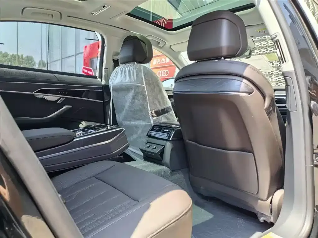 Audi A8 2025 из CN, фото 4