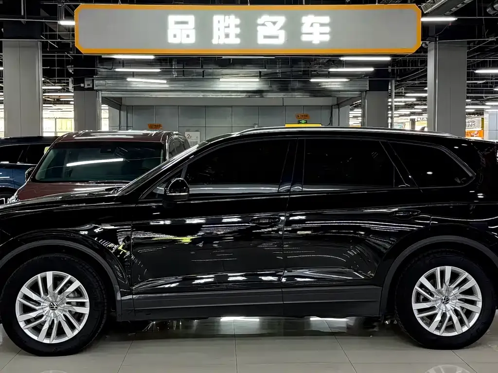 Volkswagen Touareg 2023 из CN, фото 4