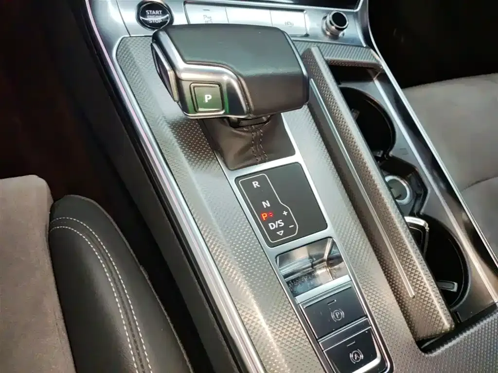 Audi A6L 2024 из CN, фото 6