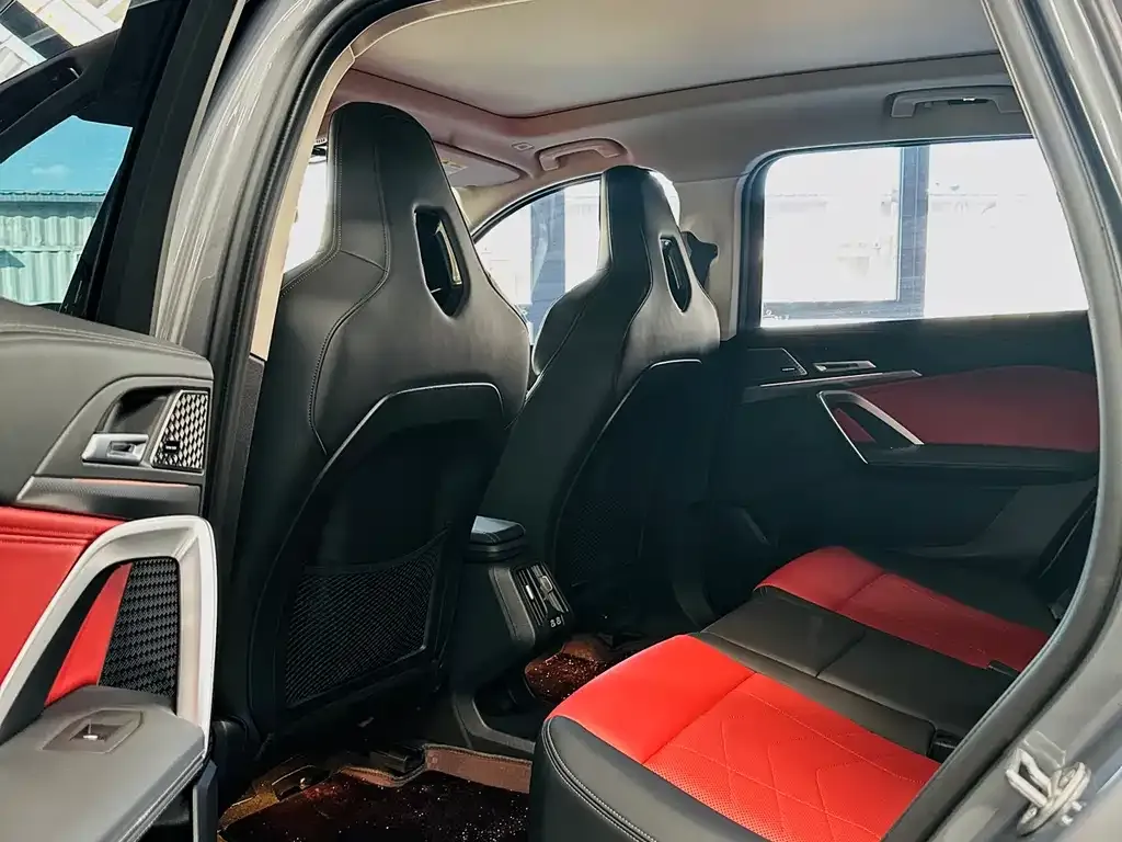 BMW iX1 2024 из CN, фото 4