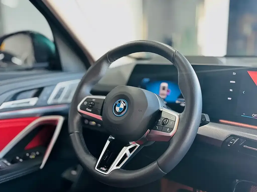 BMW iX1 2024 из CN, фото 6