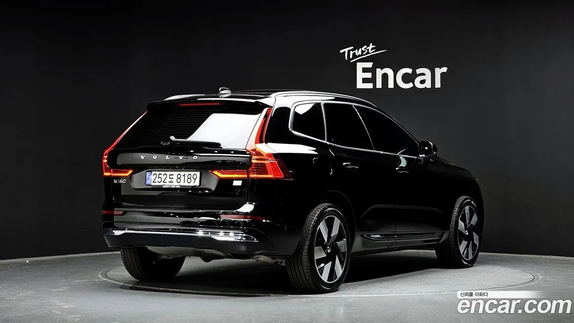 Volvo XC60 2024 из KR, фото 2
