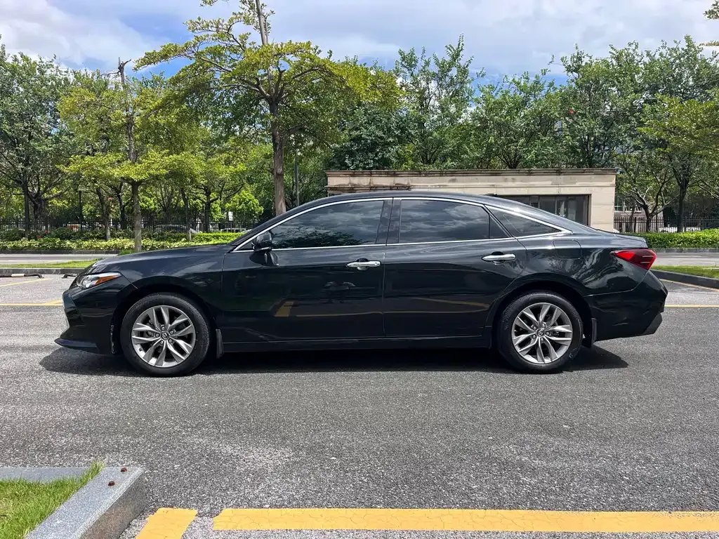 Toyota Avalon 2022 из CN, фото 10