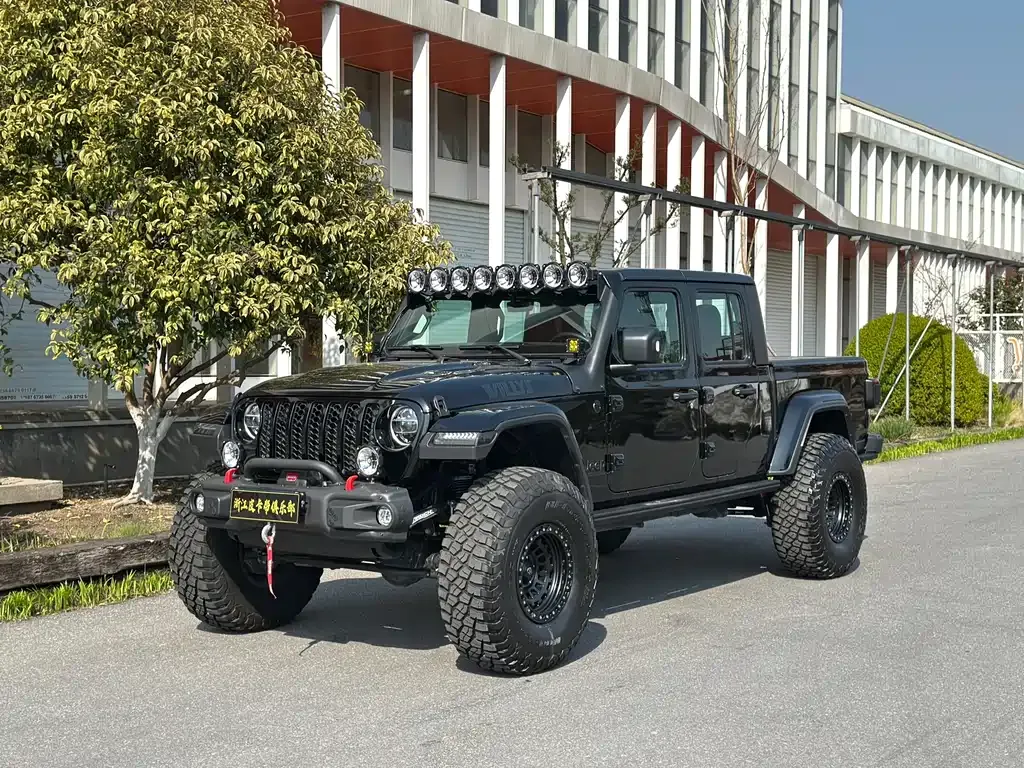 Jeep Gladiator 2023 из CN, фото 1
