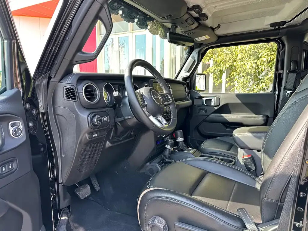 Jeep Gladiator 2023 из CN, фото 7