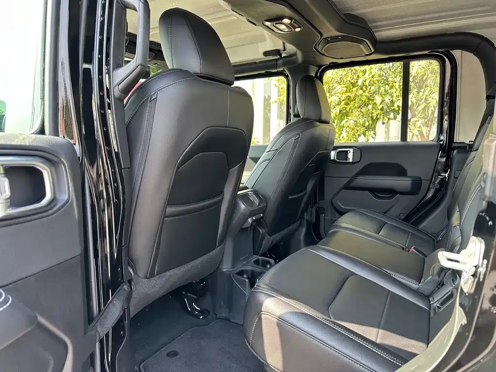 Jeep Gladiator 2023 из CN, фото 8