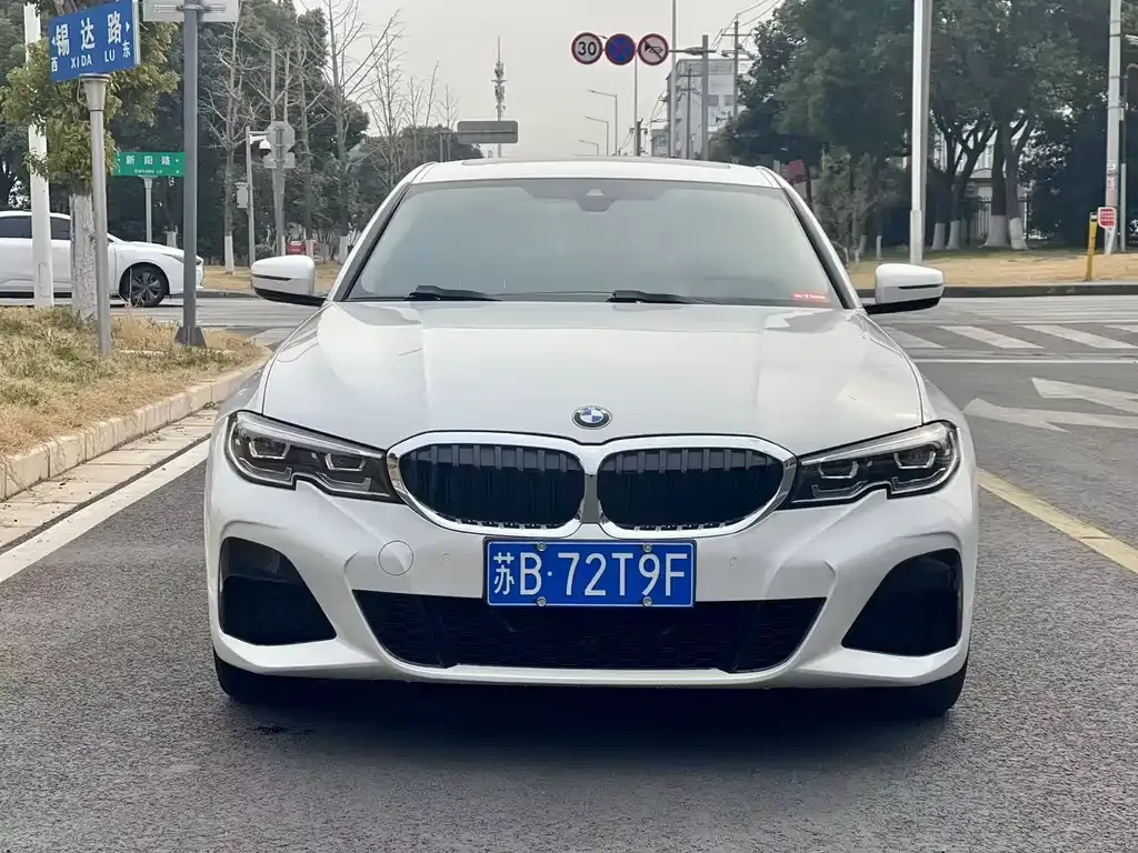 BMW 3 Series 2021 из CN, фото 2