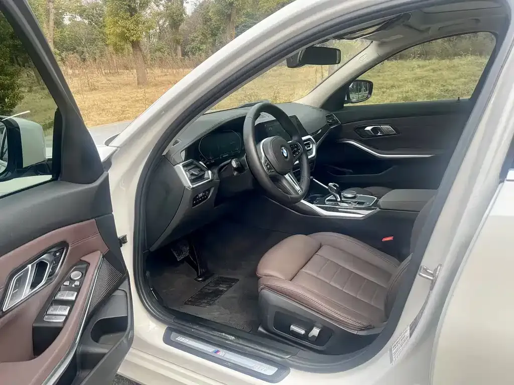 BMW 3 Series 2021 из CN, фото 8