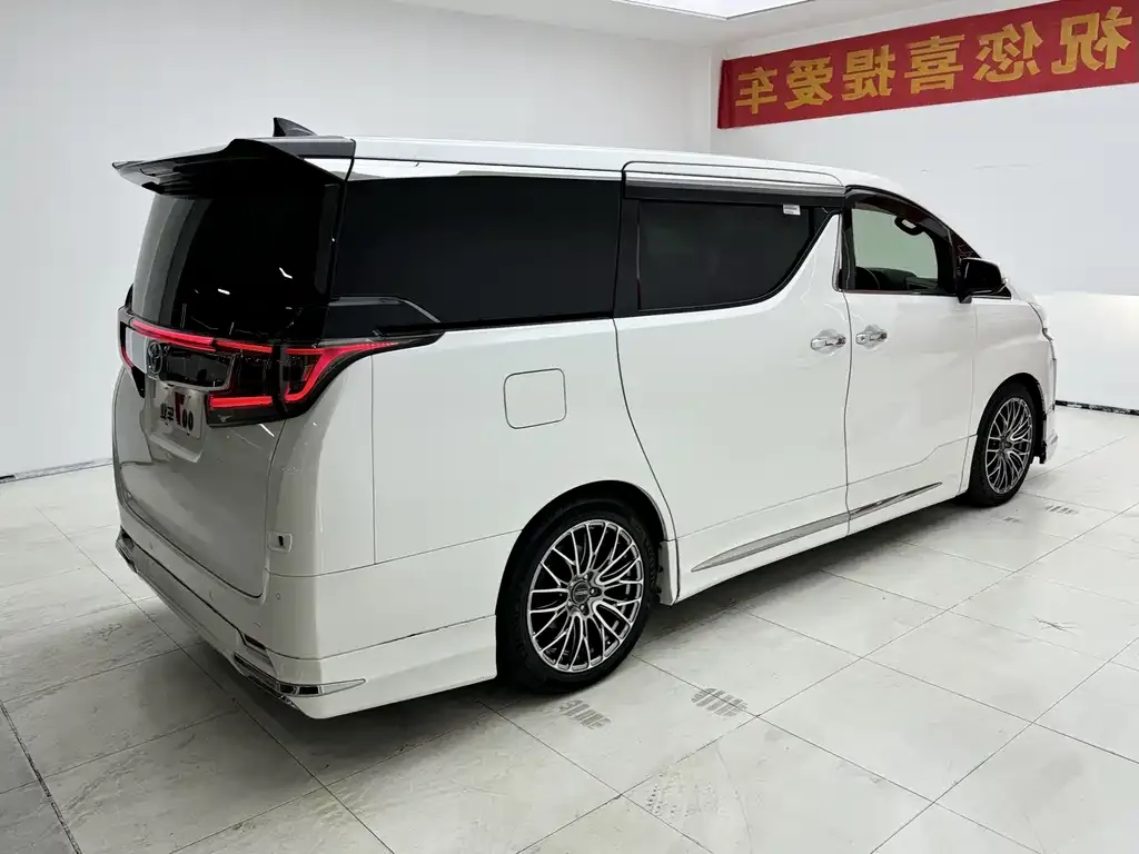 Toyota Vellfire 2021 из CN, фото 9