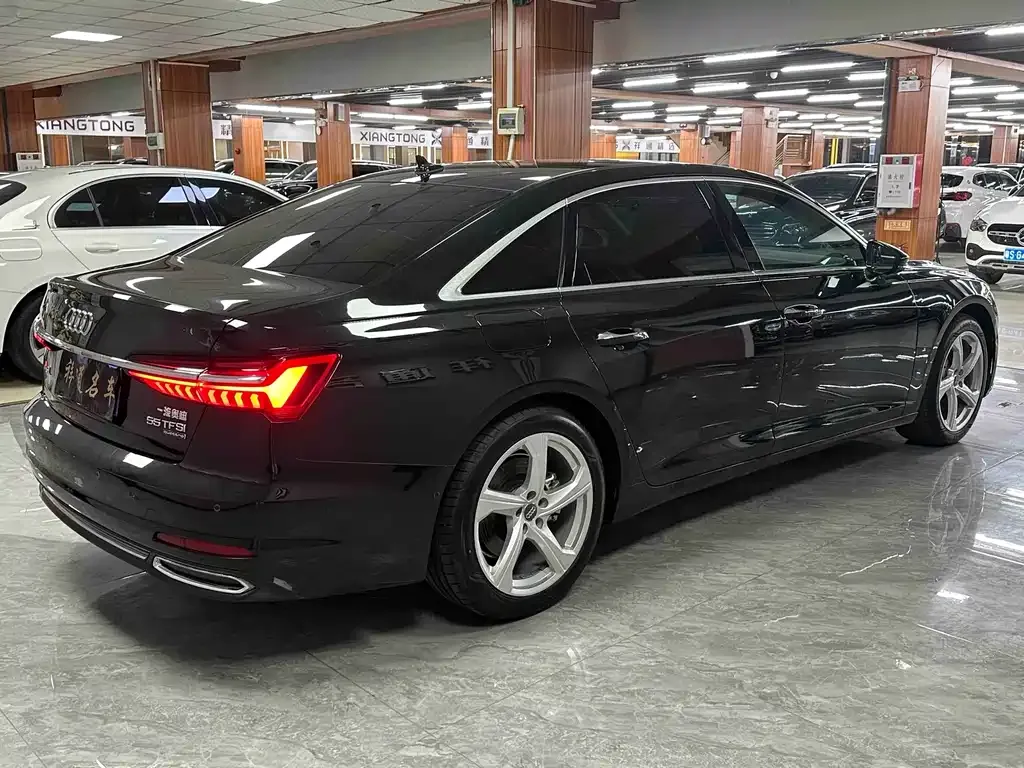 Audi A6L 2021 из CN, фото 10