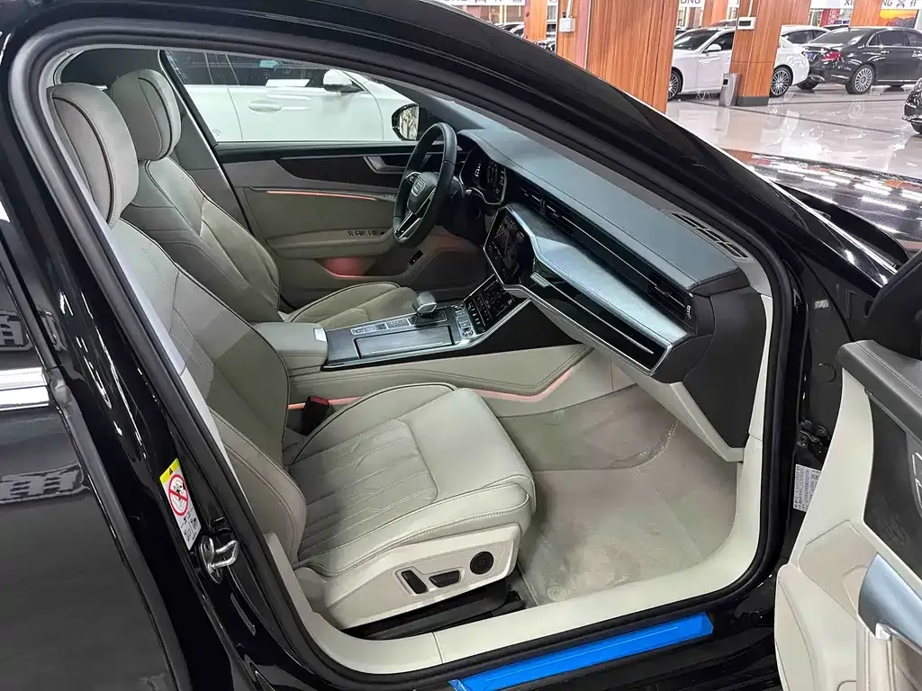 Audi A6L 2021 из CN, фото 6