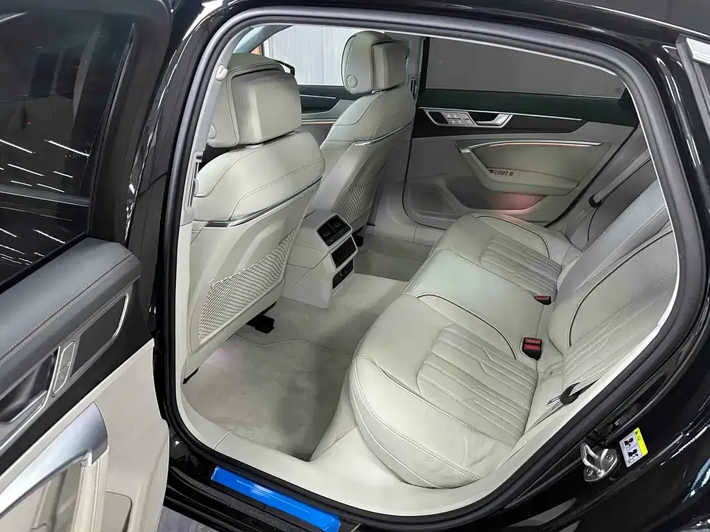 Audi A6L 2021 из CN, фото 8