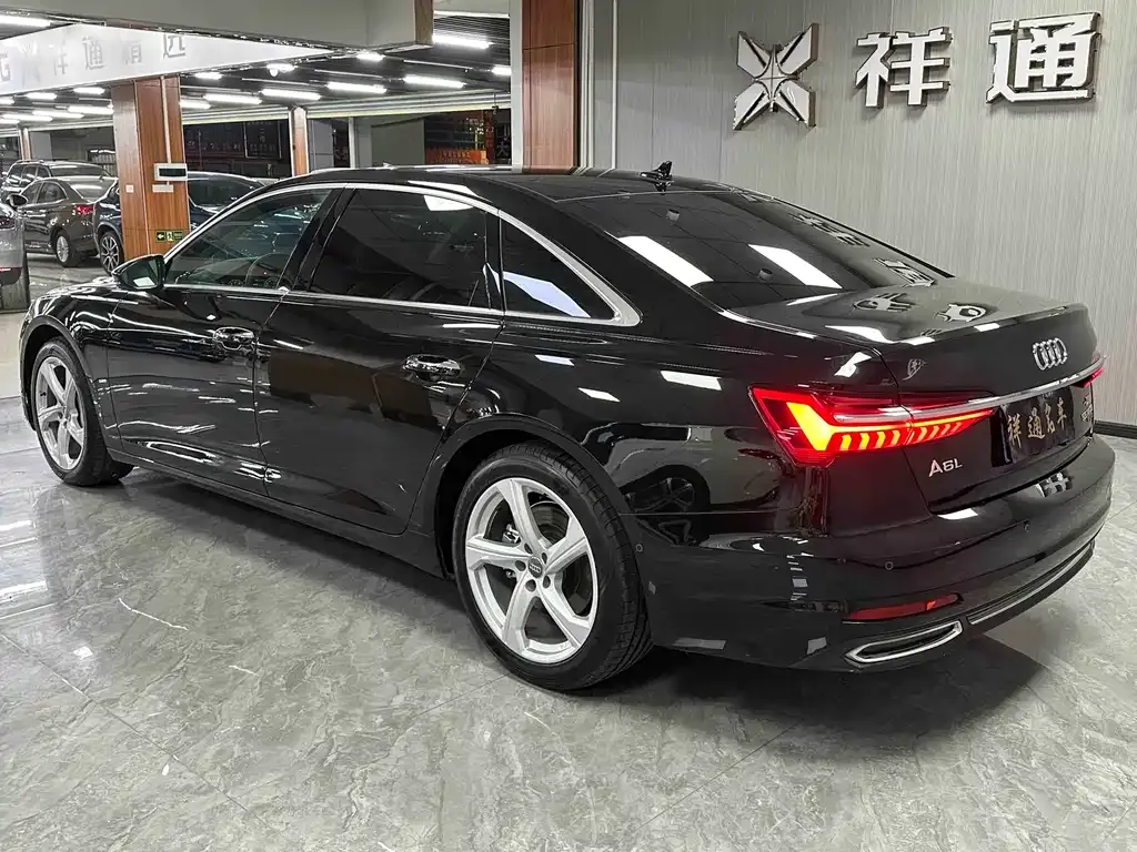 Audi A6L 2021 из CN, фото 9