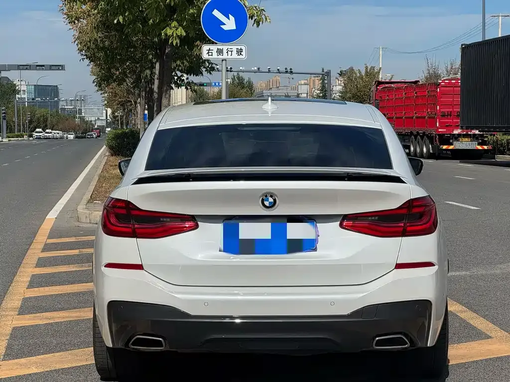 BMW 6 Series GT 2023 из CN, фото 8