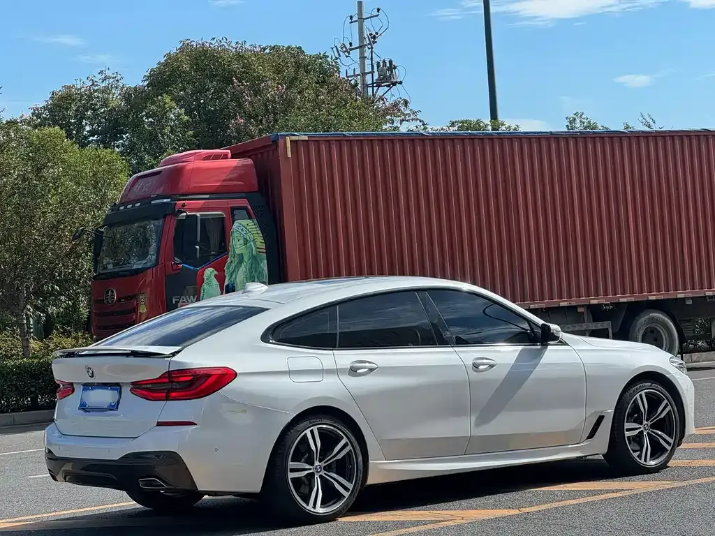 BMW 6 Series GT 2023 из CN, фото 9