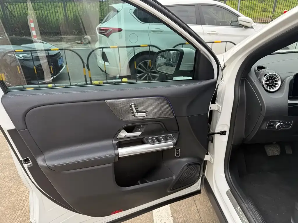 Mercedes-Benz GLA 2023 из CN, фото 4